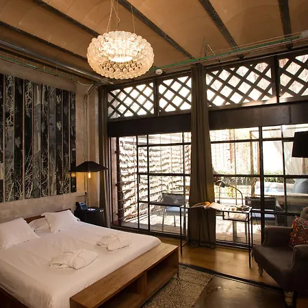 Brondo Architect فندق